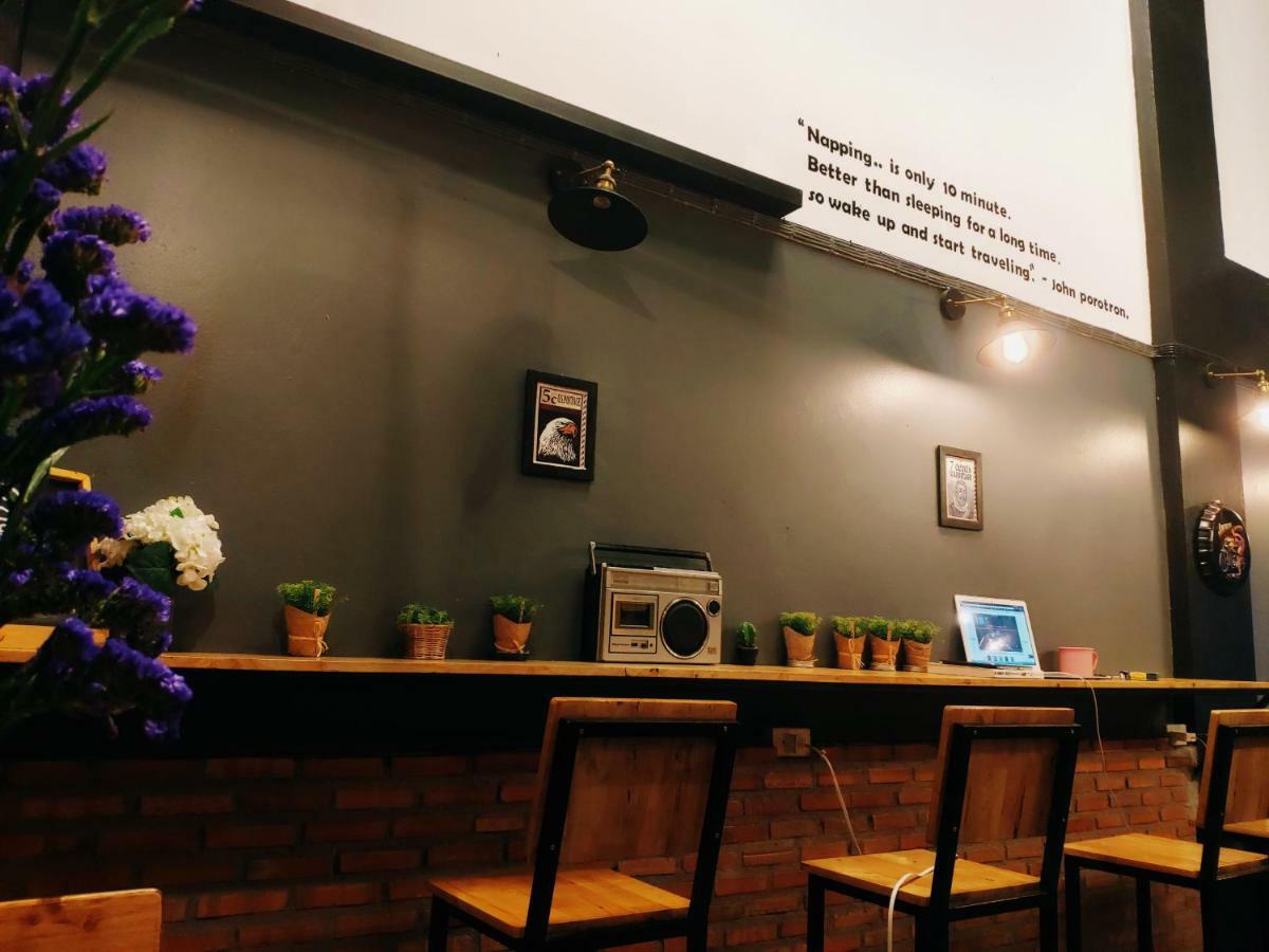 Znap'S Hostel & Cafe Chiang Mai Extérieur photo