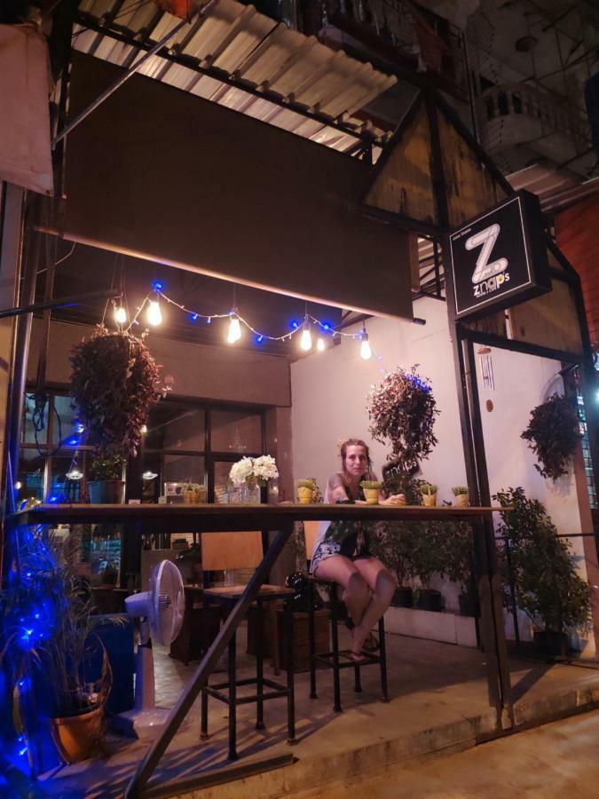 Znap'S Hostel & Cafe Chiang Mai Extérieur photo