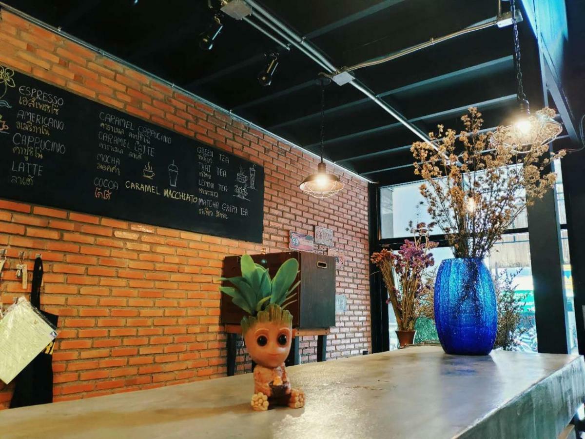 Znap'S Hostel & Cafe Chiang Mai Extérieur photo